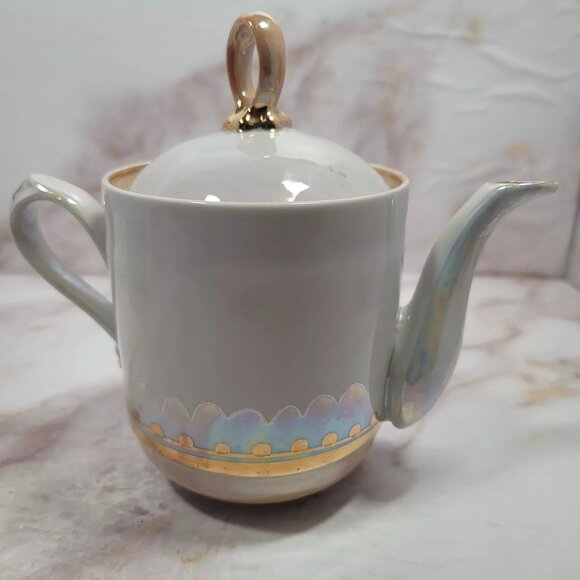 Vintage 13 pc. Lusterware Tea Pot Tea Set Cups & Saucers Golden Porcelain MCM - Picture 5 of 11